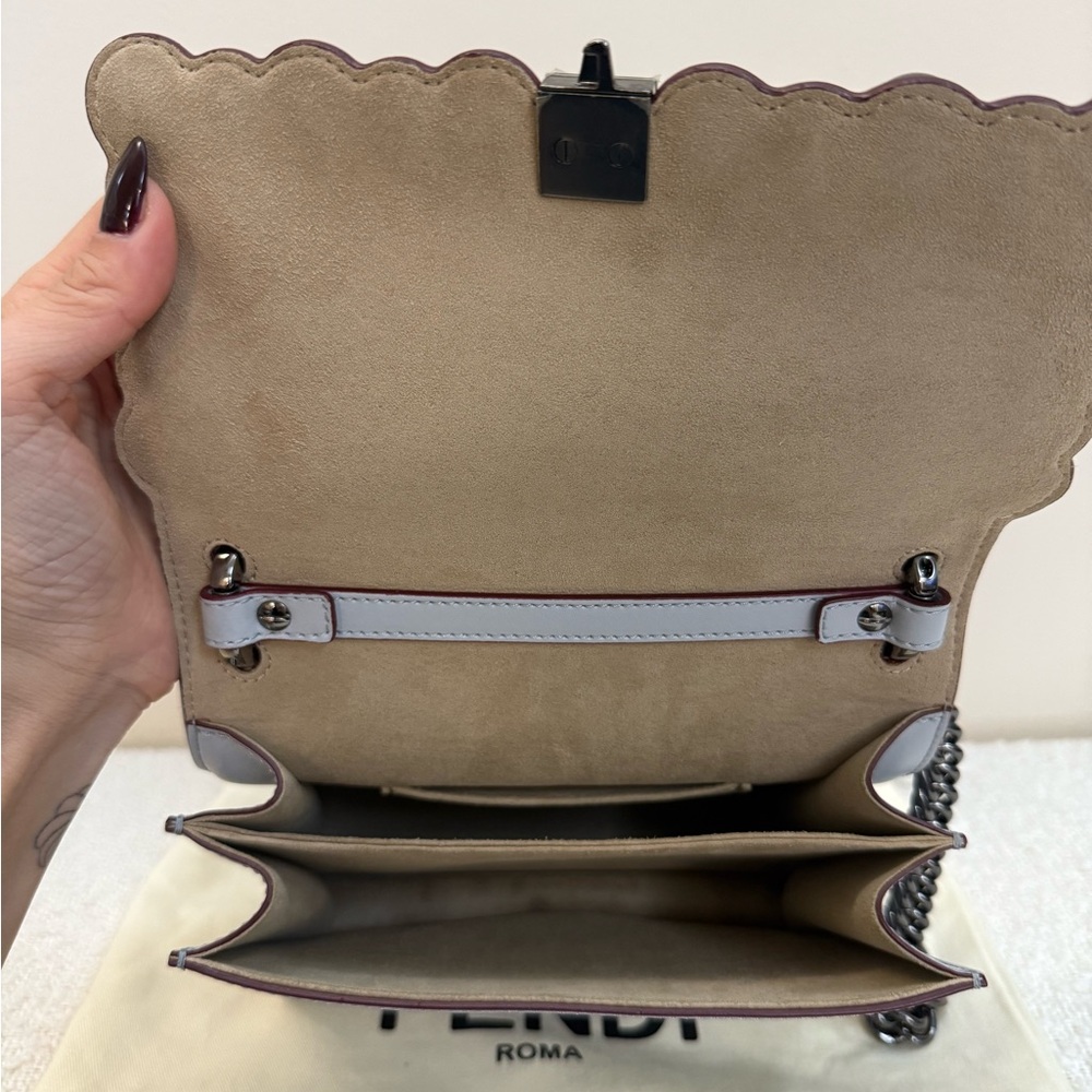Vitello Liberty Pearl Scalloped Studded Kan I Shoulder Bag Grigio Perla - Picture 5 of 10